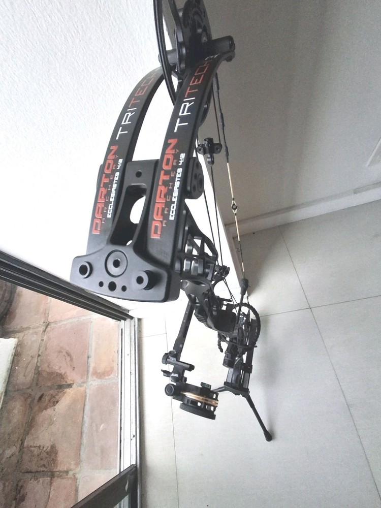Darton TriTech RH 33' - 70' Black Compound Bow