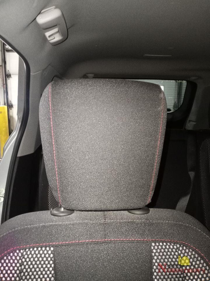 2017 Chevy Equinox Passenger Front Headrest Only Black Cloth