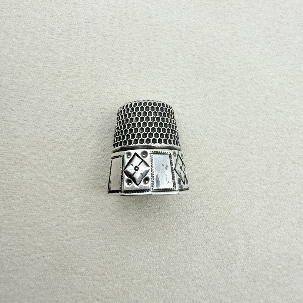 Antique Sterling Silver Geometric Pattern Thimble Sewing Accessory Collectible