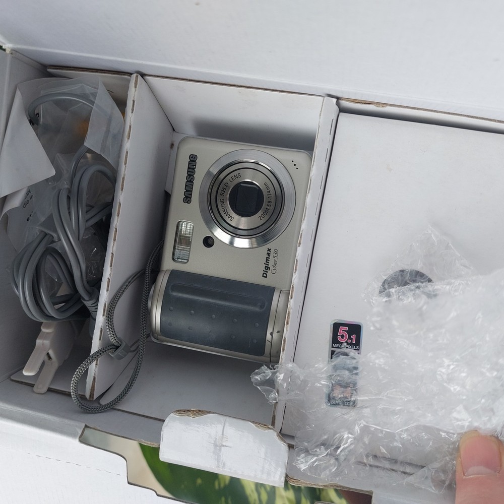 Samsung Digimax Camera Cyber 530