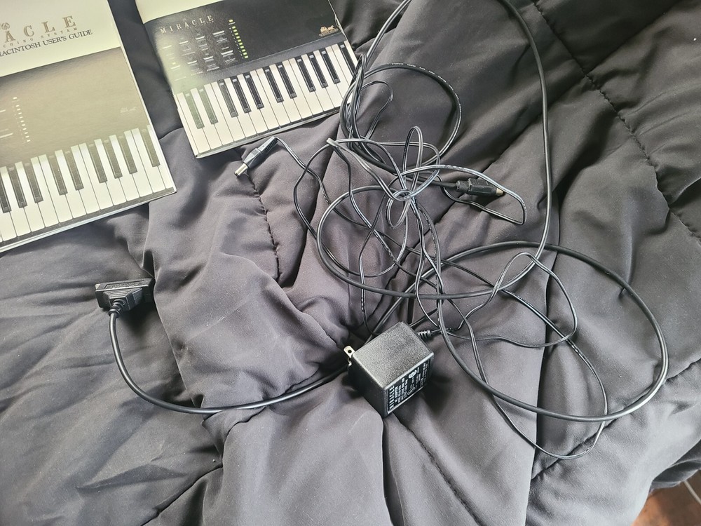 The Miracle Piano Teaching System Keyboard works with Macintosh
