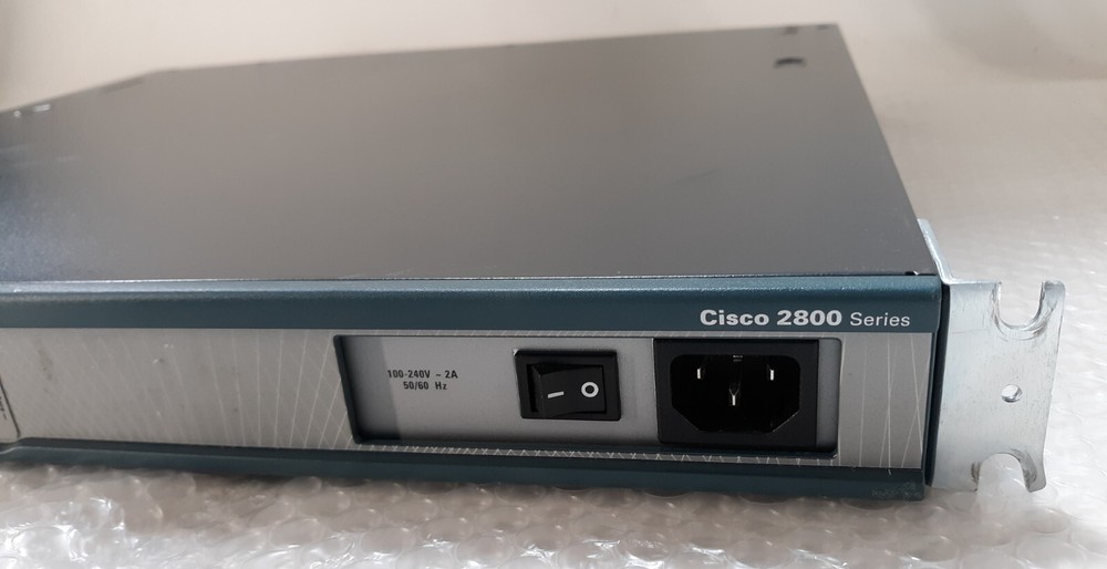Cisco 2811 V05 Integrated Security Router w/ Ears + Power Cord