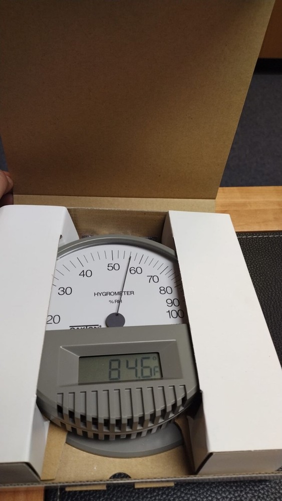 35700-00 wall mount thermohygrometer with digital thermometer