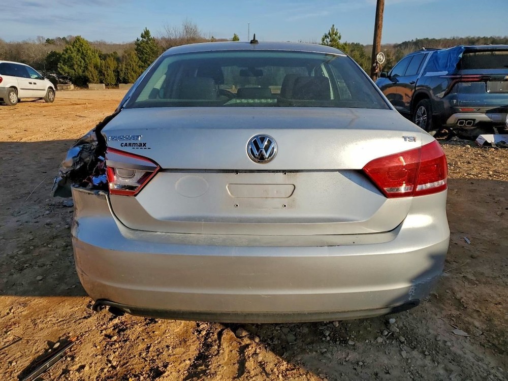 PASSAT 2014 Glove Box 4983673