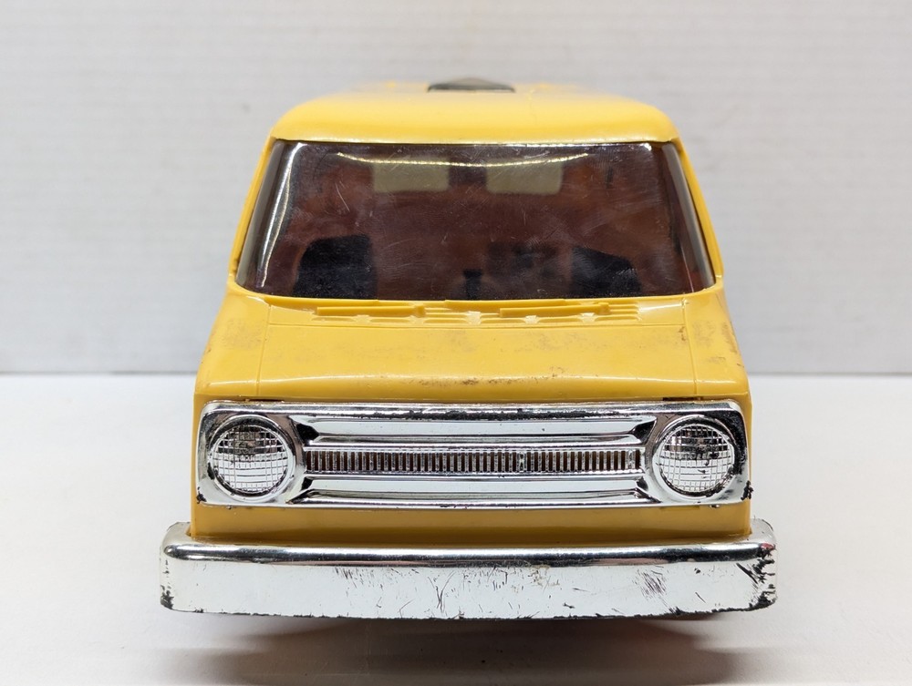 Cox Action Van Vintage 1976