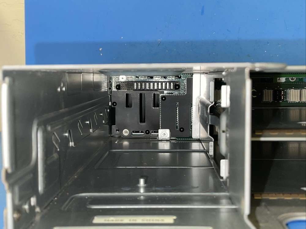Dell Compellent Modular SAN Array SC220 NO HDD NO POWER AUPPLY NO MODULES GUTTED