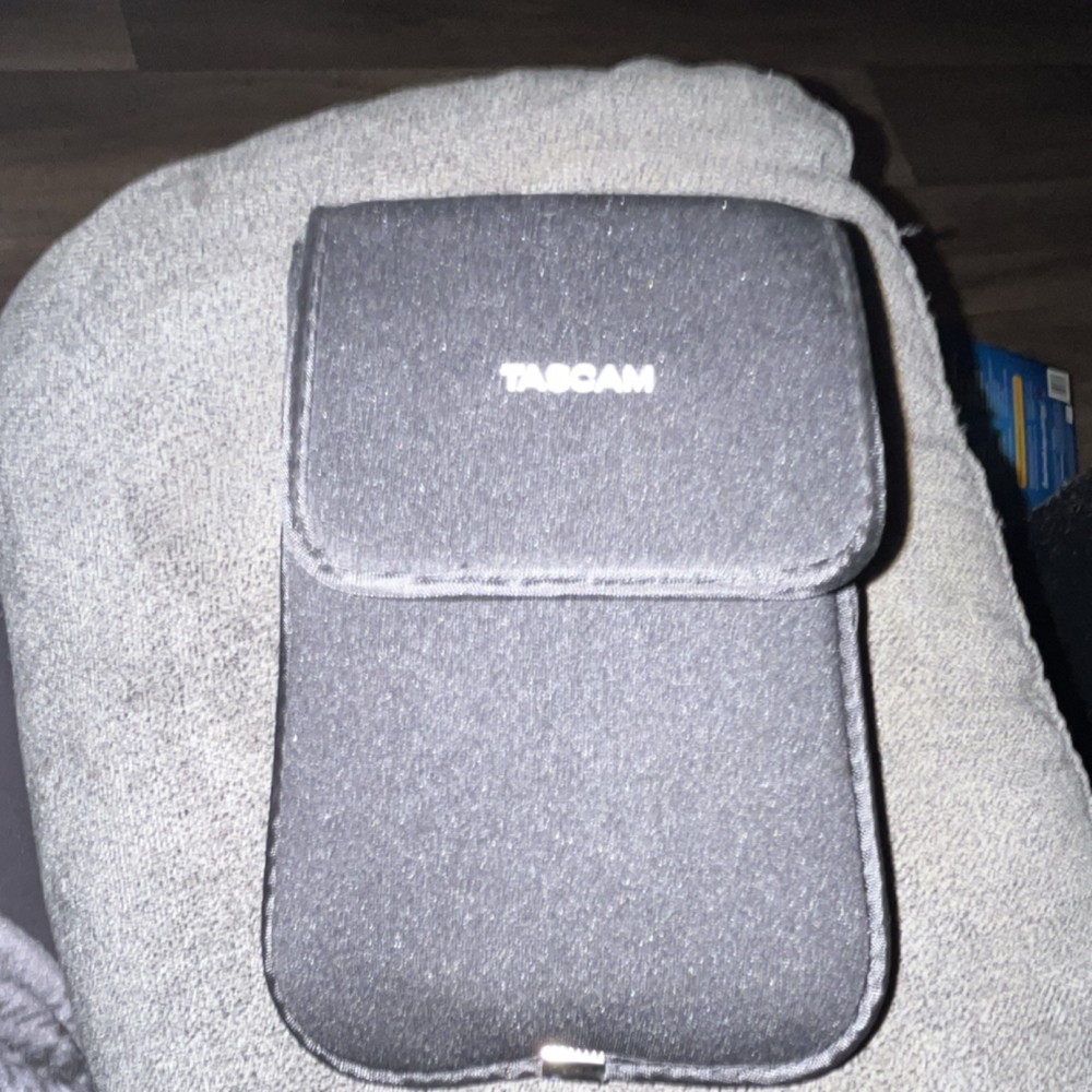 TASCAM Handheld Digital Recorder Built-in Microphone USB Interface with Case