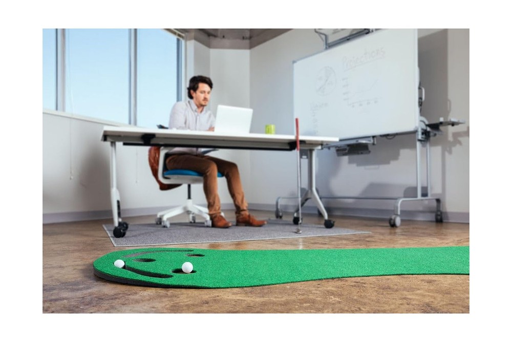 PUTT-A-Bout Par Three Golf Putting Green (3' x 9')