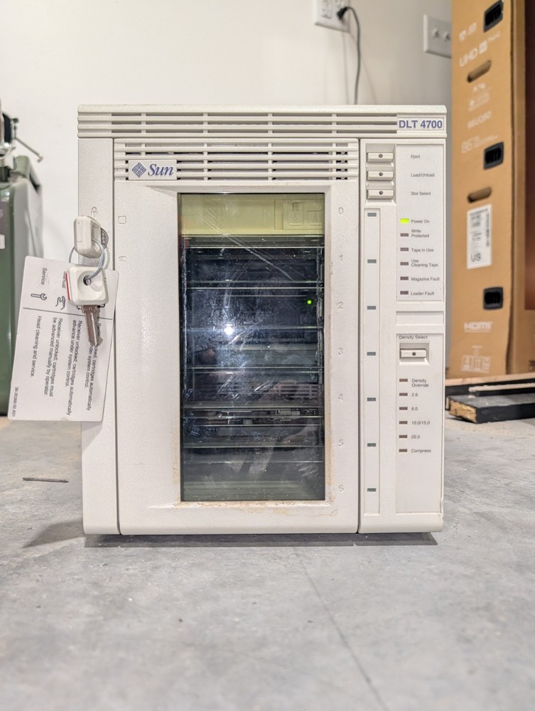 Sun Microsystems DLT 4700 Tape Library – 7‑Slot Autoloader – Vintage Enterprise