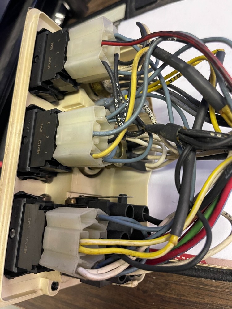 Peterbilt 387 A/C heater climate control dash cluster panel 1805002001