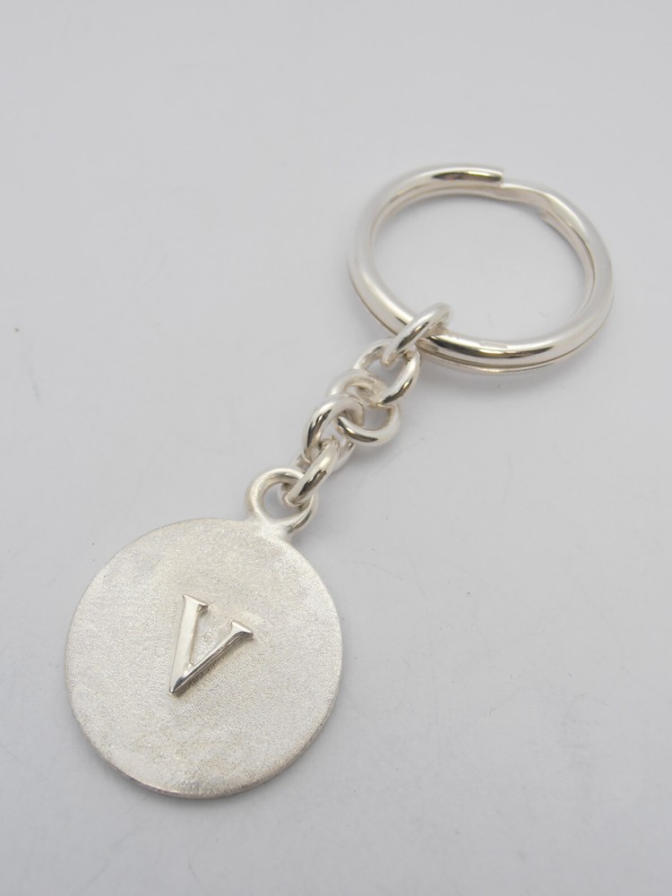 Keychain with letter - V - 925 Silver - initial - alphabet - breeze -