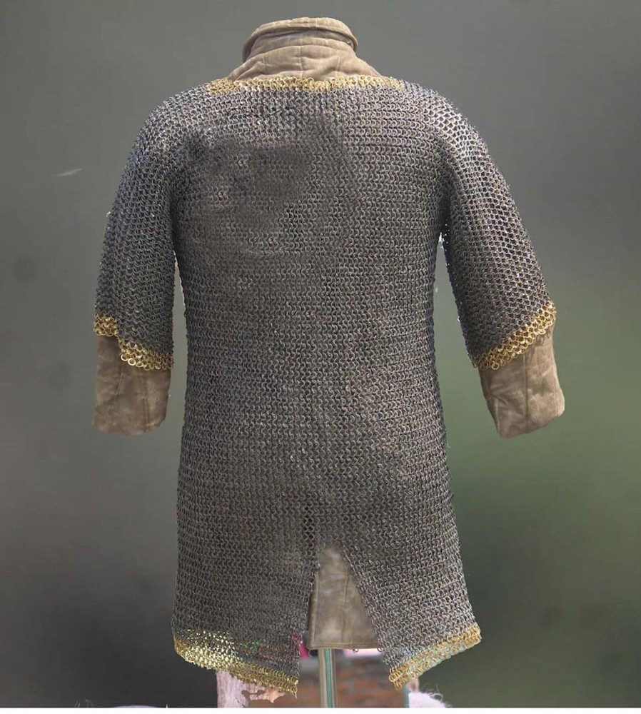 Chainmail Shirt 8mm Round Ring with Solid Rings Dome Riveted Edge & Brass Rings