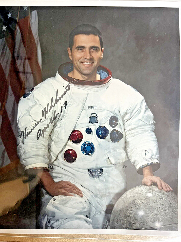 Apollo 17 Harrison Schmidt signed photo
