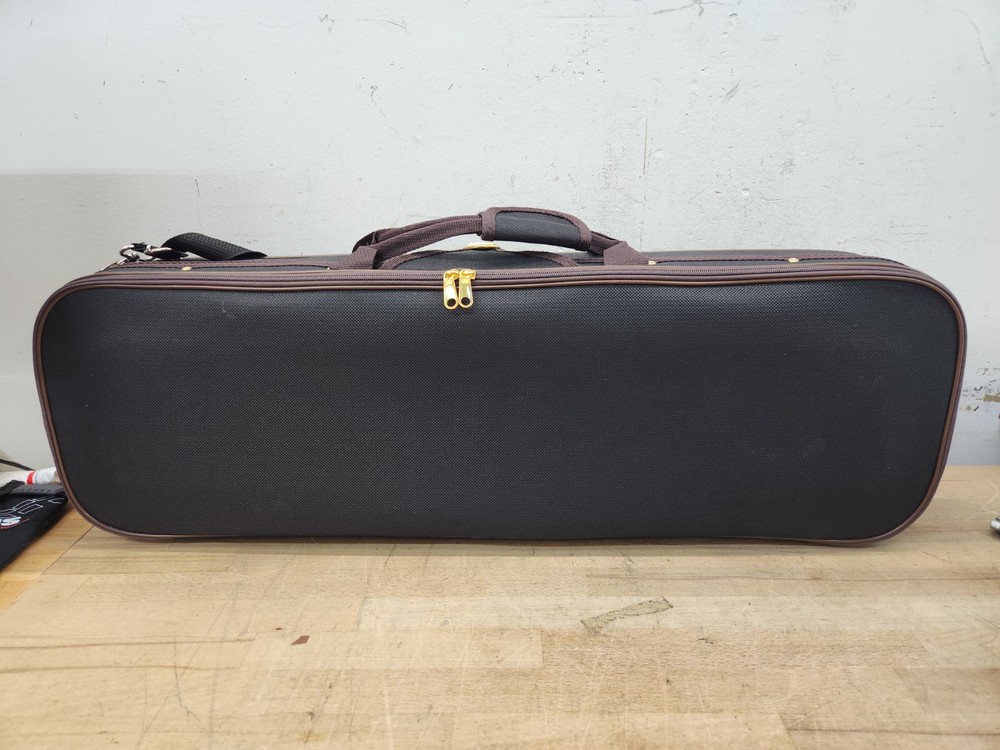 Revelle 500 Violin 4/4 w/ Case & Bow