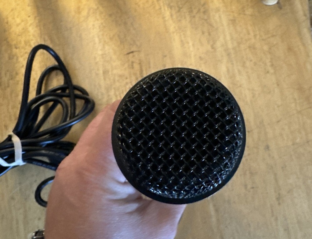 Singing Machine Wired Unidirectional Dynamic Karaoke Microphone - Black - SMM205