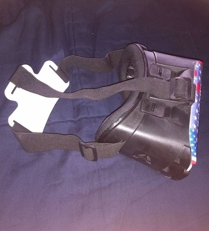 VR Set W/Interactive Remote