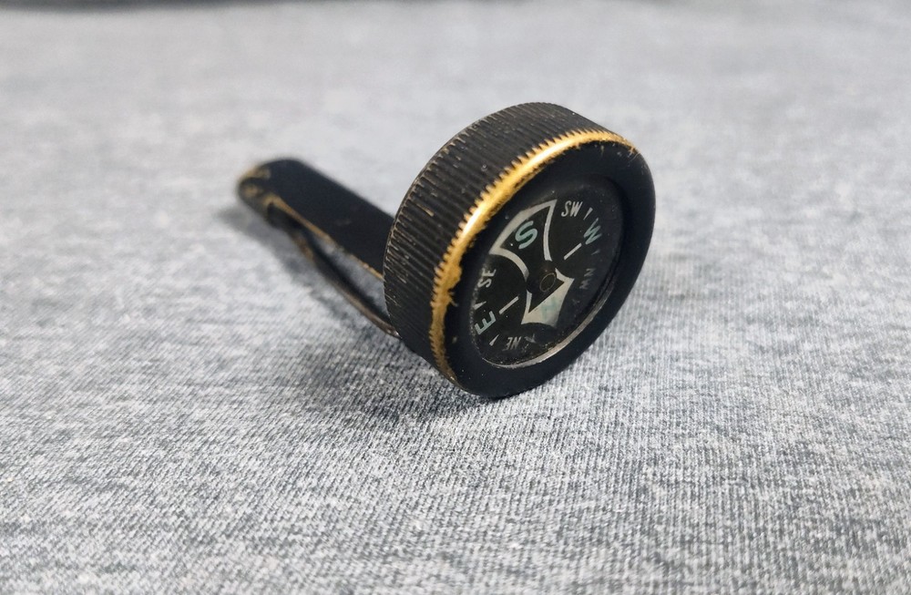 Lapel Compass Hunting/Hiking Fully Functional