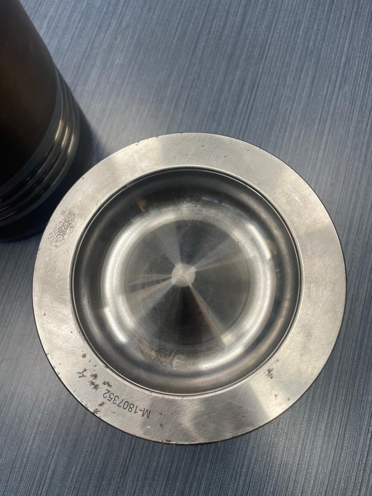 Interstate-McBee Replacement Piston & Cylinder Caterpillar 3406E/C15/C16 Engine