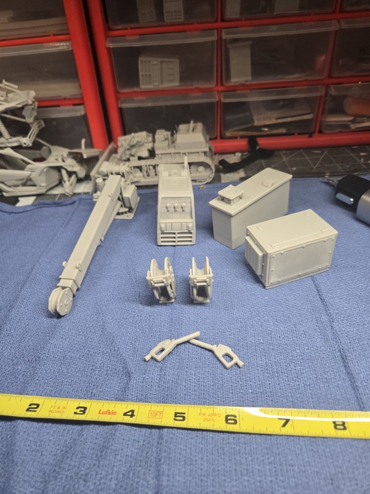 1-16 Scale Resin Printed Mechanic Craine Set