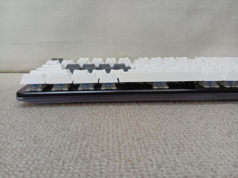 Gaming Keyboard Model PCMK2HE811W PULSAR