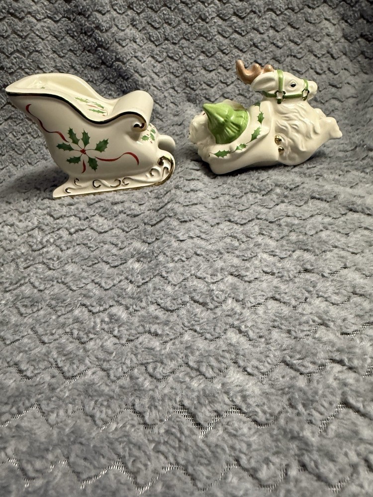 New Lenox Reindeer & Sleigh Stackable Salt & Pepper #6238638, 4 3/4" Tall NIB