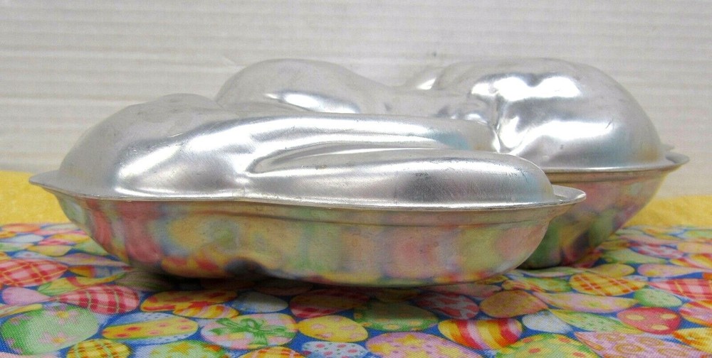 Bunny Cake Pan 2 pieces Easter Baking Metal Entertaining Cake Walk Decorating