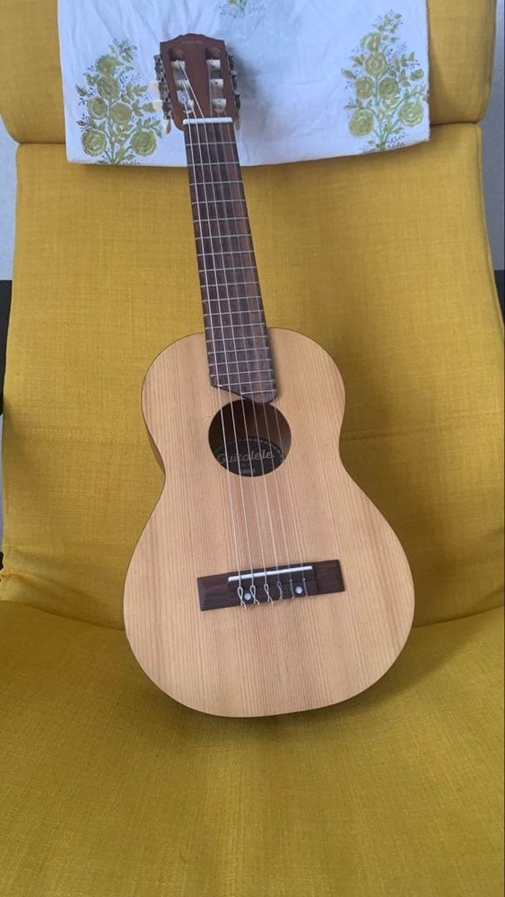 Yamaha GL- Mini Classical Guitar With Soft Case, Strings Replaced