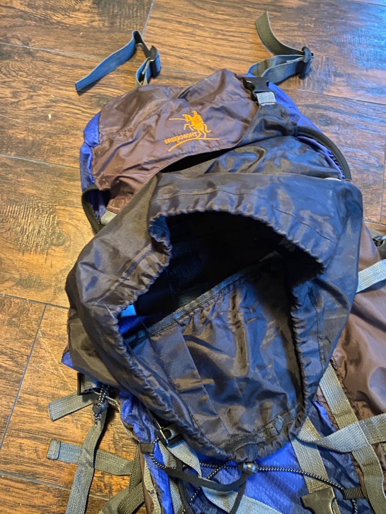 Freeknight Navy blue backpacking pack