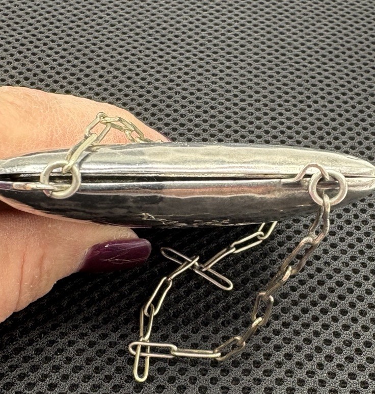 Vintage Hammered Silver Coin Compact Purse with Chain Handle (W)
