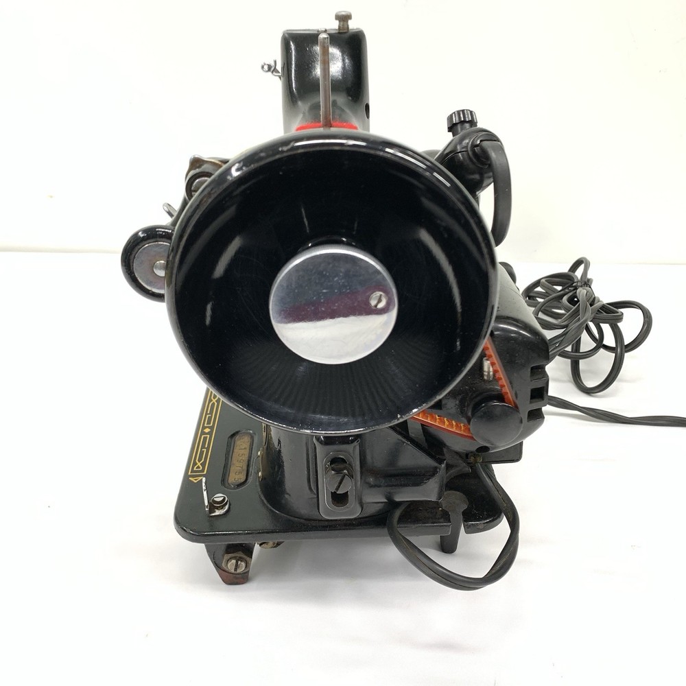 Singer Sewing Machine Model 99K with Foot Pedal - WORKING
