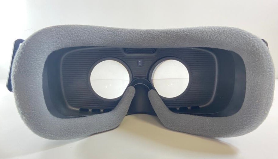Samsung Gear VR Virtual Reality Headset SM-R324 by Oculus - No Controller