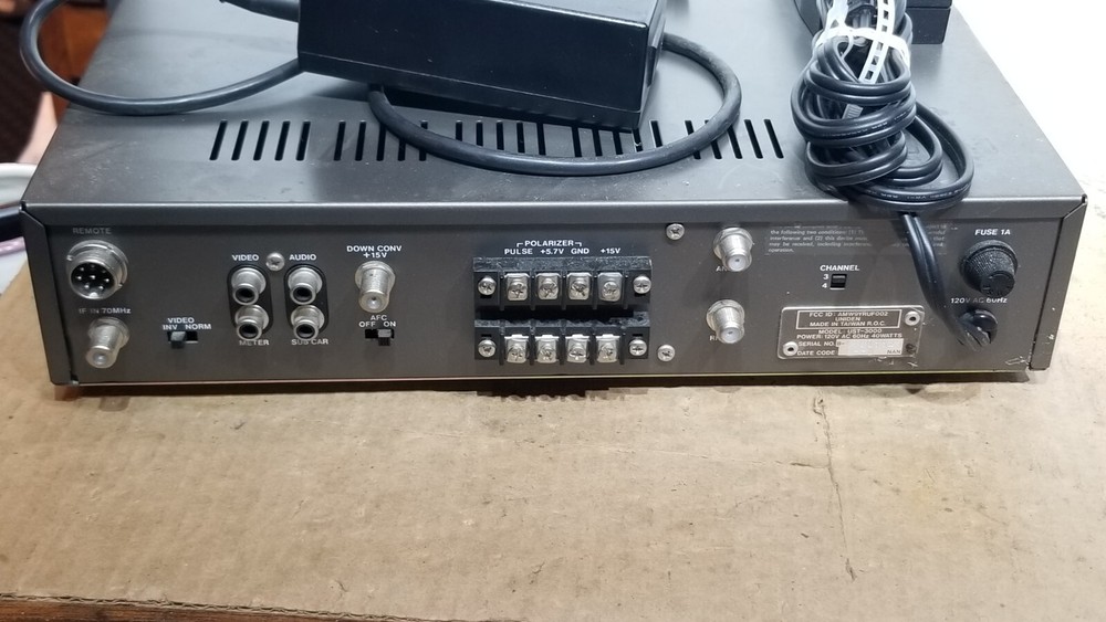 Vintage Uniden Satellite Receiver Model No. UST-3000 - Untested w/ Remote