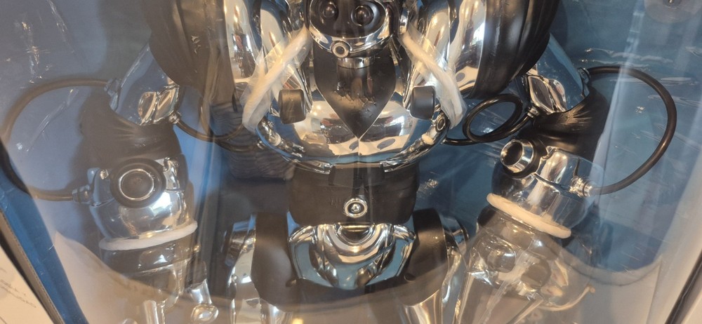 WOW WEE ROBOSAPIEN X