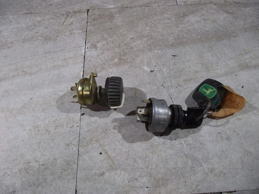 2013 JOHN DEERE RSX 850I SPORT. IGNTION KEY WITH DIFF LOCK SWITCH (OPS1227)