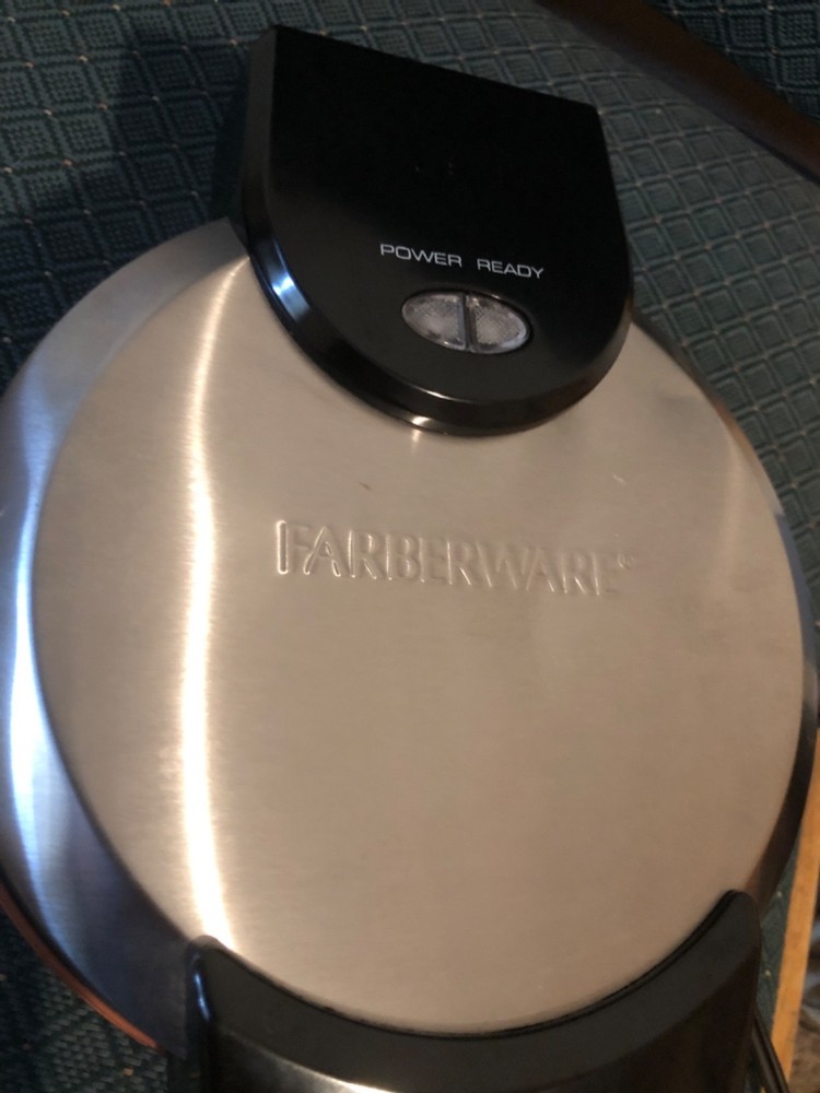 Farberware Single-Flip Nonstick Waffle Maker - Crome