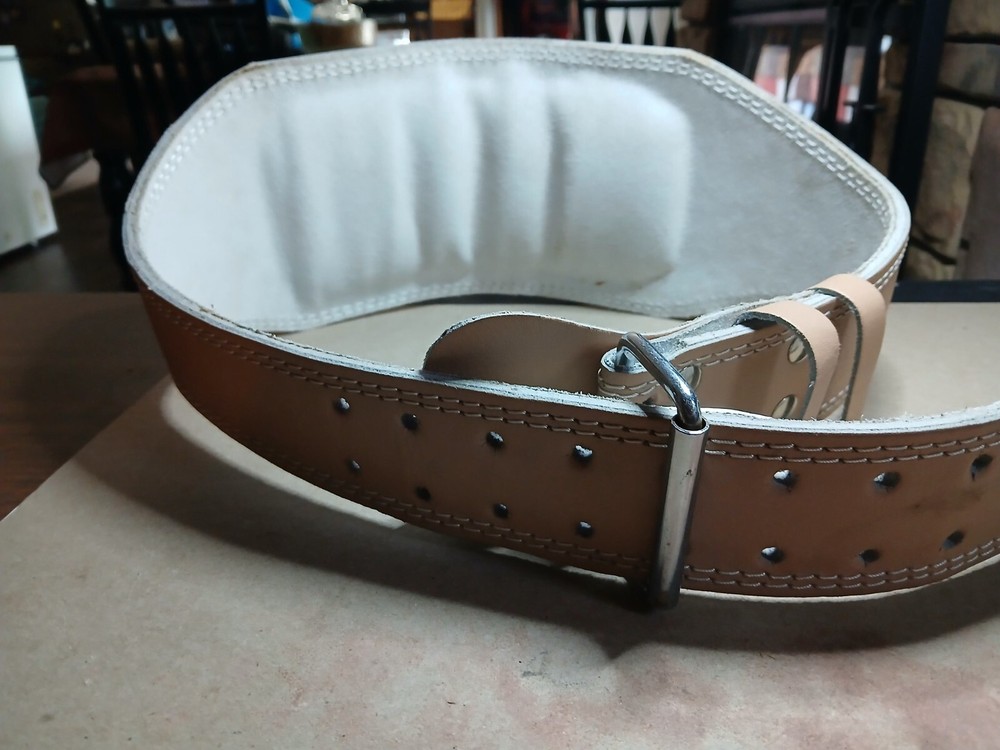 Weight Lifting Belt all Leather Size Medium Has CBASS on back measures 40"