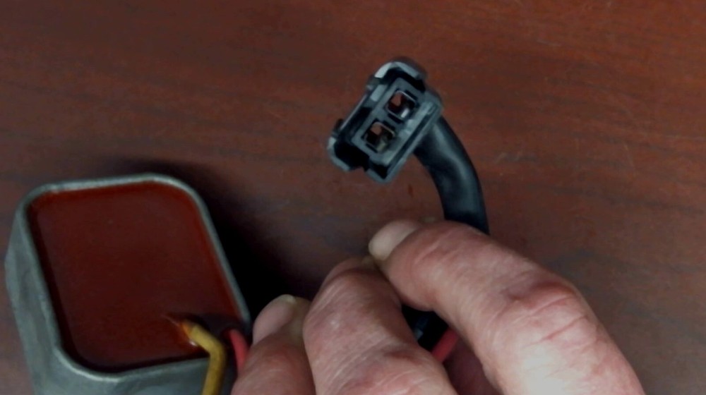 Johnson Evinrude OMC 580651 Voltage Regulator (GLM)