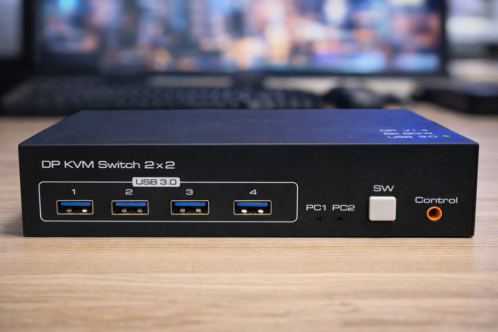 DP KVM Switch 2x2 DisplayPort + USB 3.0 {Remote Switch Button DP Cable Included}