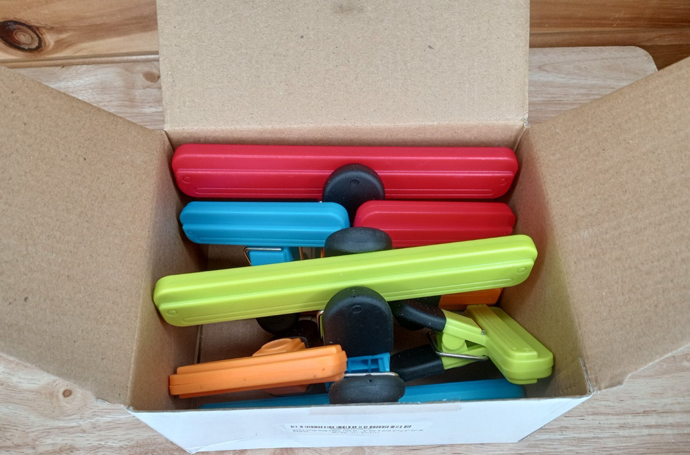 Open Box Complete Tested Working Bag Sealing Clips Set Looks Unused