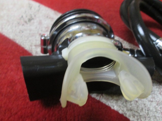 SCUBA DIVING PRE-OWNED MARES MR 12 III PRIMARY SECOND STAGE REGULATOR EXCELLENT!