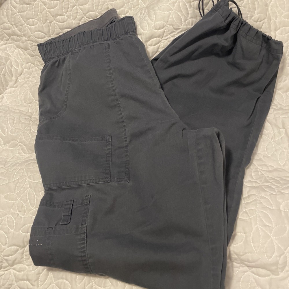 CHEROKEE Professional Workwear Scrub Set Grey Top and Pants Size Medium