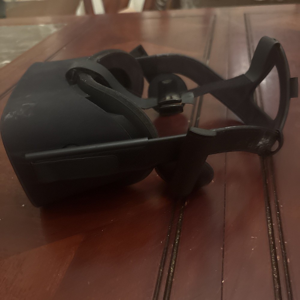 Oculus Rift CV1 VR Headset Only – No Cables – Genuine Meta – Untested