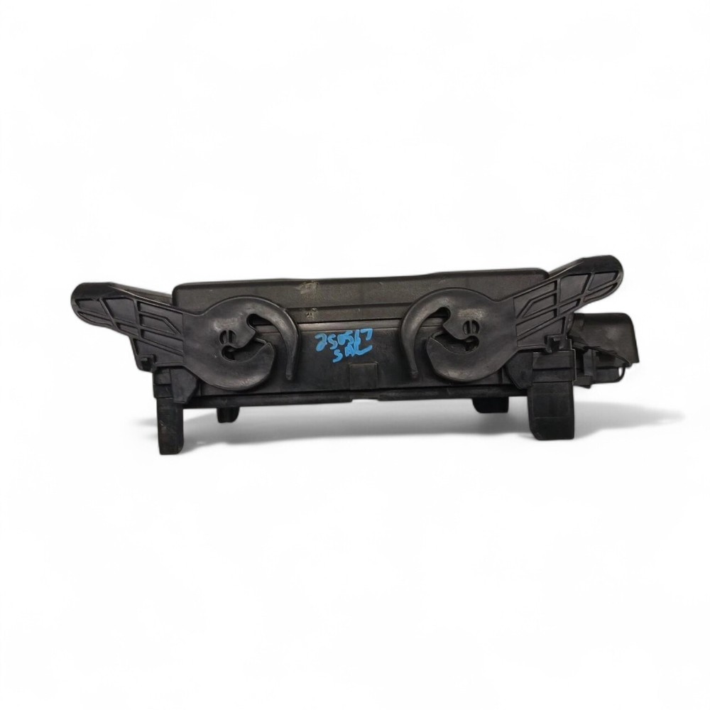 2016–2018 Chevrolet Silverado 1500 Engine Fuse Box – OEM