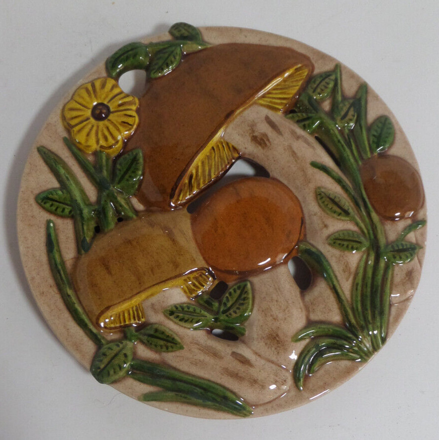 Mushroom trivet ceramic Ayner's Jackie 1973