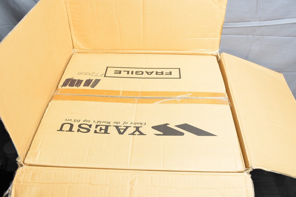 EMPTY DOUBLE SHIPPING BOX FOR YAESU FT-2000 (READ!!!!)