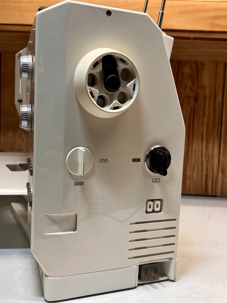 Bernina 1230 Sewing Machine
