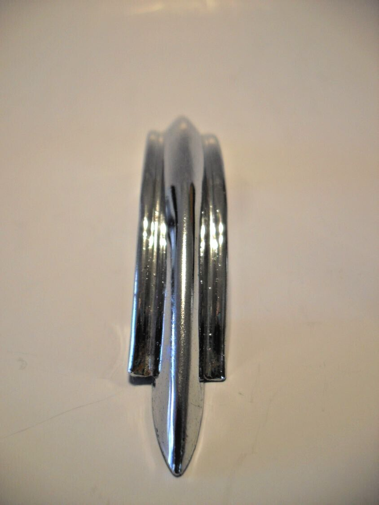 Vintage Chrome Drawer Pulls Stepped Sides Pointed Ends Cabinet Handle Amerock
