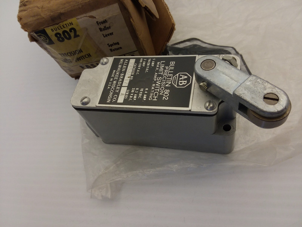 ALLEN BRADLEY PASJ2-17 LIMIT SWITCH FRONT ROLLER LEVER SPRING RETURN SER A NIB