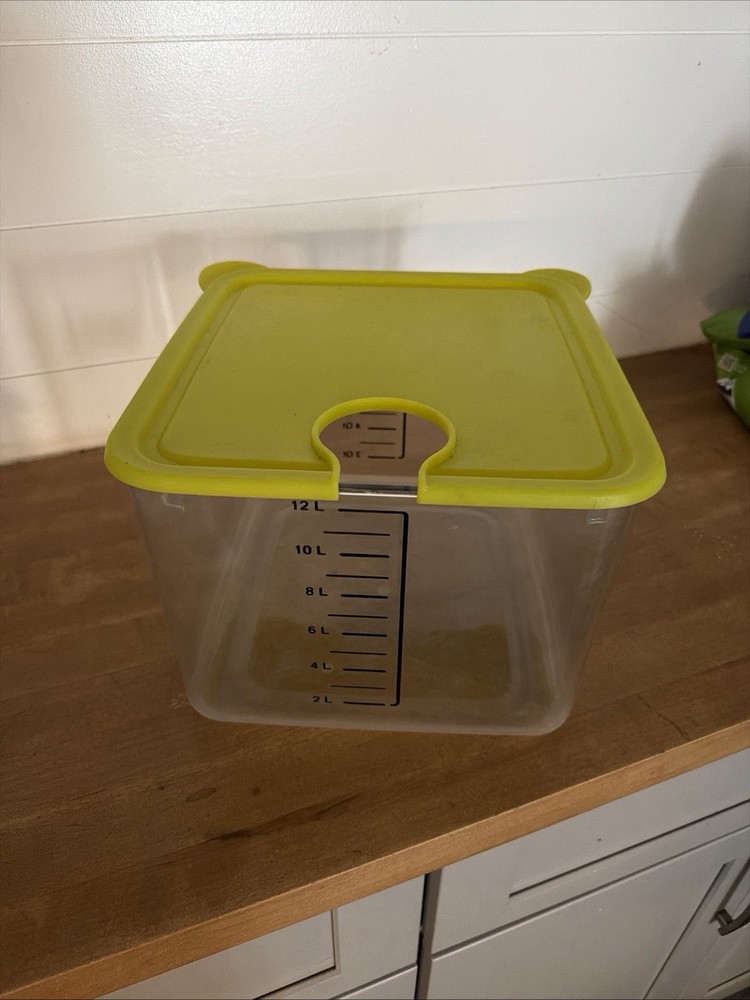 Sous Vide Container with Universal Silicone Lid
