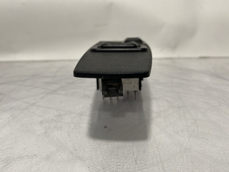 2020 Freightliner 122SD Power Window Switch (745-10197)